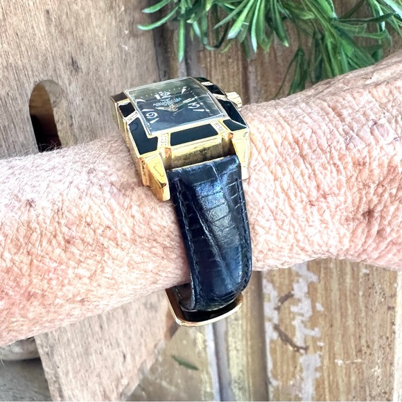 Women's AQUASWISS Avalon AVLD001 Swiss Watch Diamond Accent New Battery Running - Picture 8 of 14